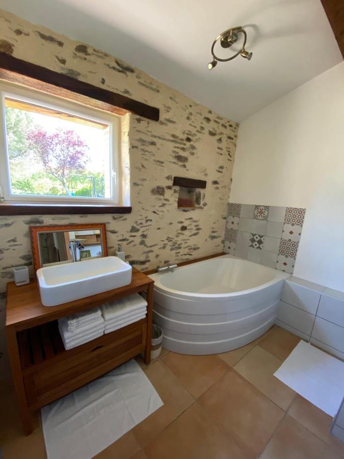 Au Mas Retz De Jade Bed & Breakfast Chauve Exterior photo